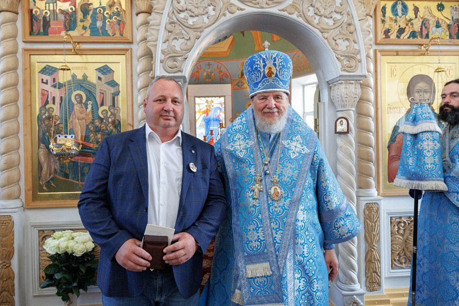 Архиерейское богослужение в Успенском храме деревни Войнова Гора